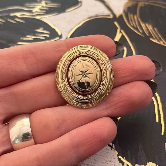 Vintage AVON Precious Gold Pin with Tiny Sparkling Faux Diamond Stone C1 - Picture 2 of 8